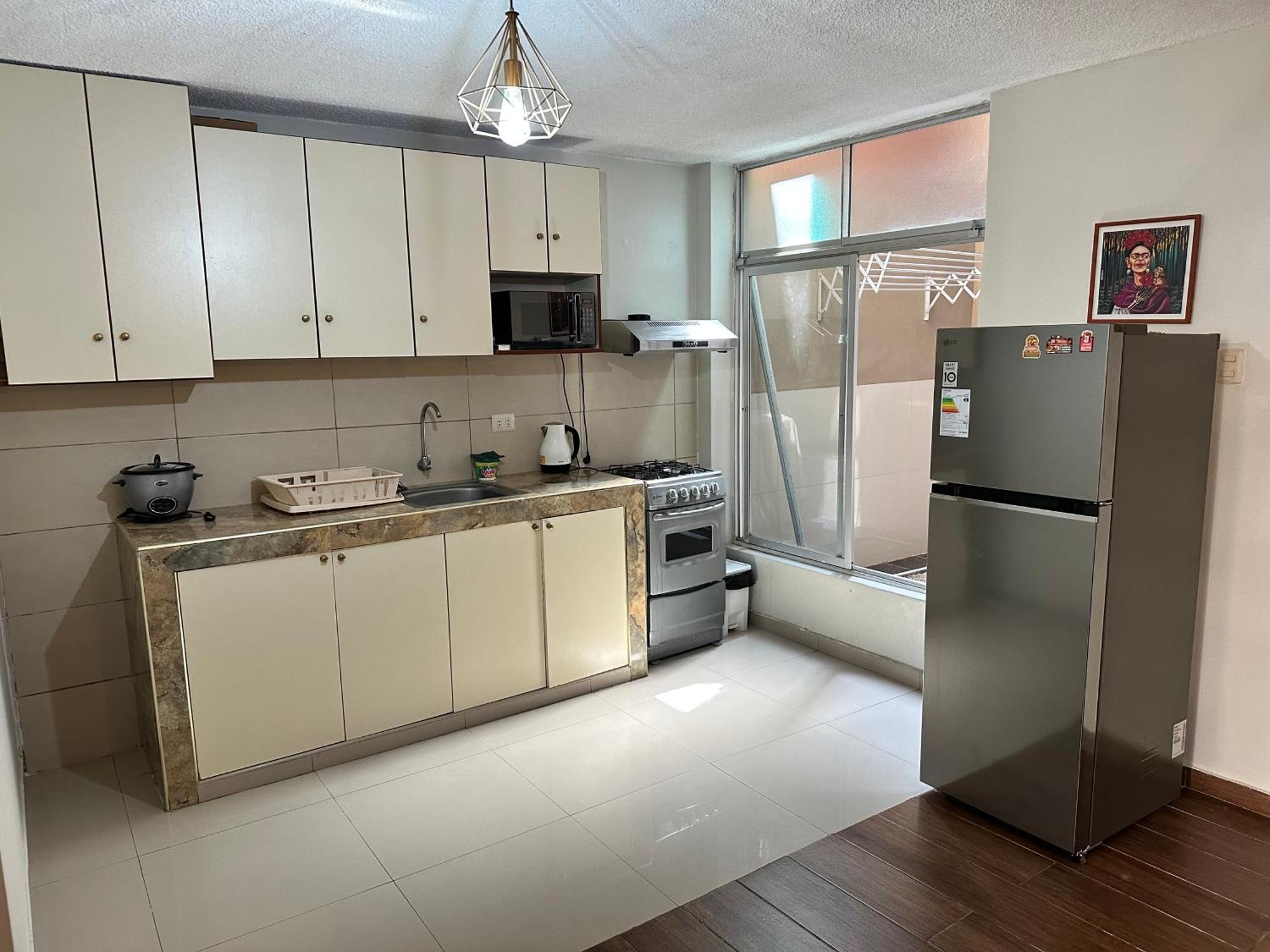 Hermoso dpto amoblado, 1 piso, wifi, terraza y cochera en San Miguel Lima Exterior foto
