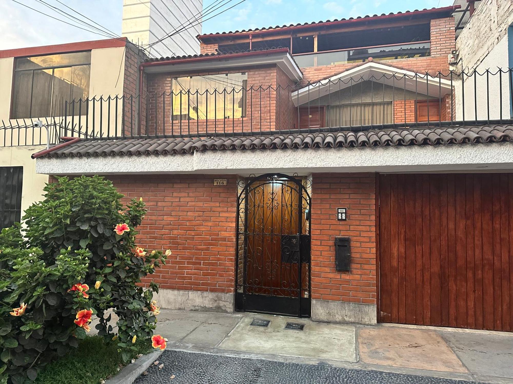 Hermoso dpto amoblado, 1 piso, wifi, terraza y cochera en San Miguel Lima Exterior foto